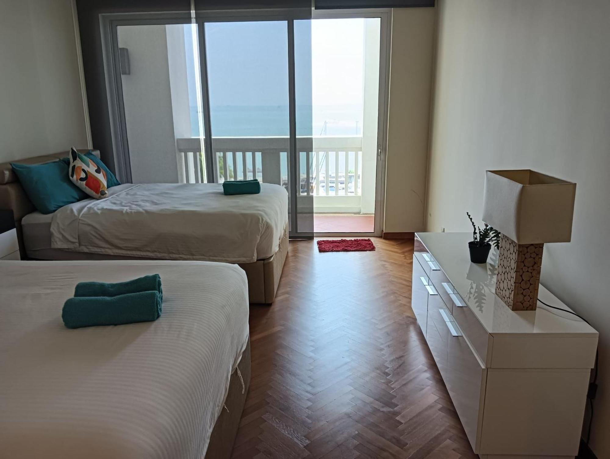 Straits Quay Marina Suites Penang By Aurorahomes Bagan Jermal Exterior foto