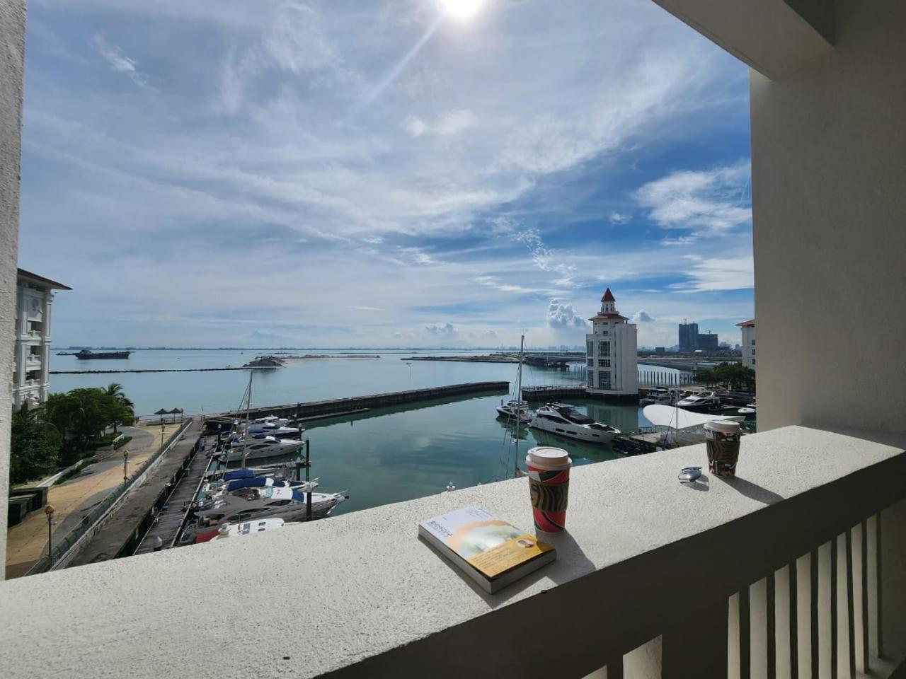 Straits Quay Marina Suites Penang By Aurorahomes Bagan Jermal Exterior foto