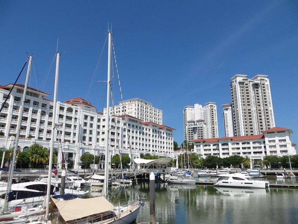Straits Quay Marina Suites Penang By Aurorahomes Bagan Jermal Exterior foto